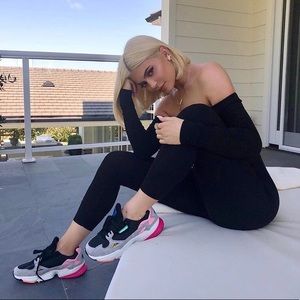 Adidas Falcon ‘Light Granite’